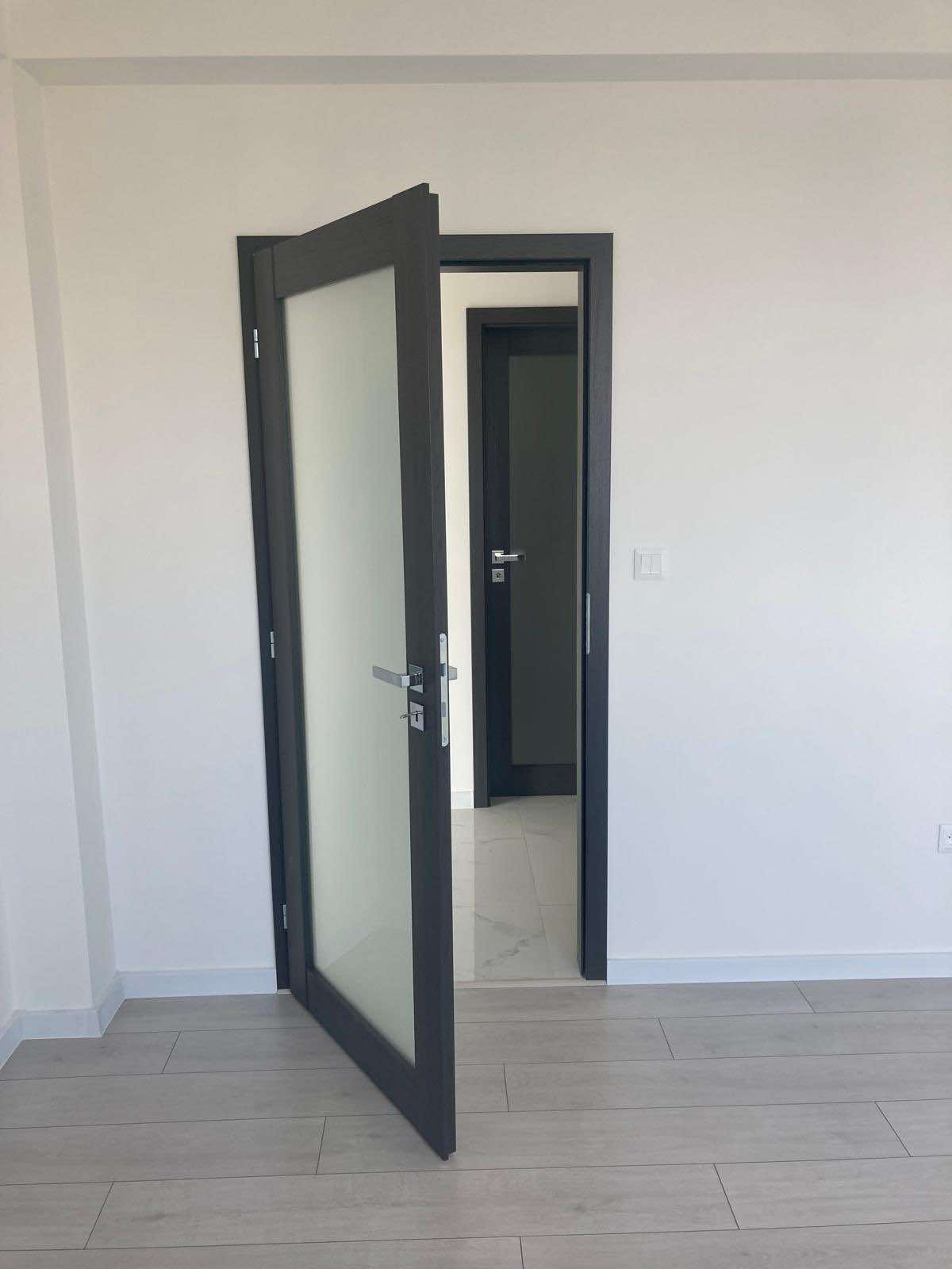 Dvere DOMINO2 a laminátová podlaha SolidStep Laminátová podlaha SolidStep