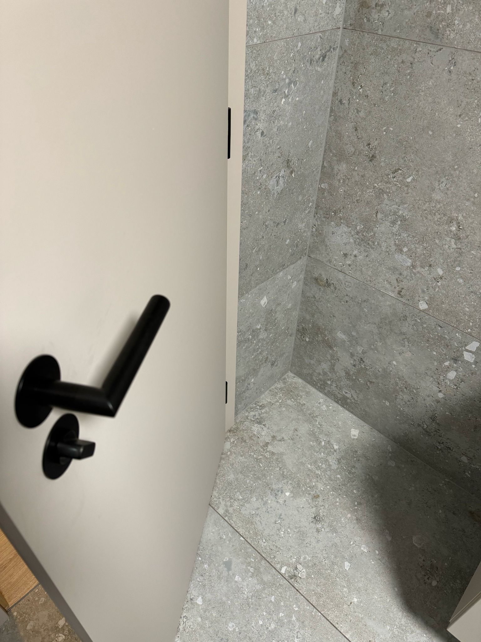 Detail kľučky na dverách v SLIM verzii