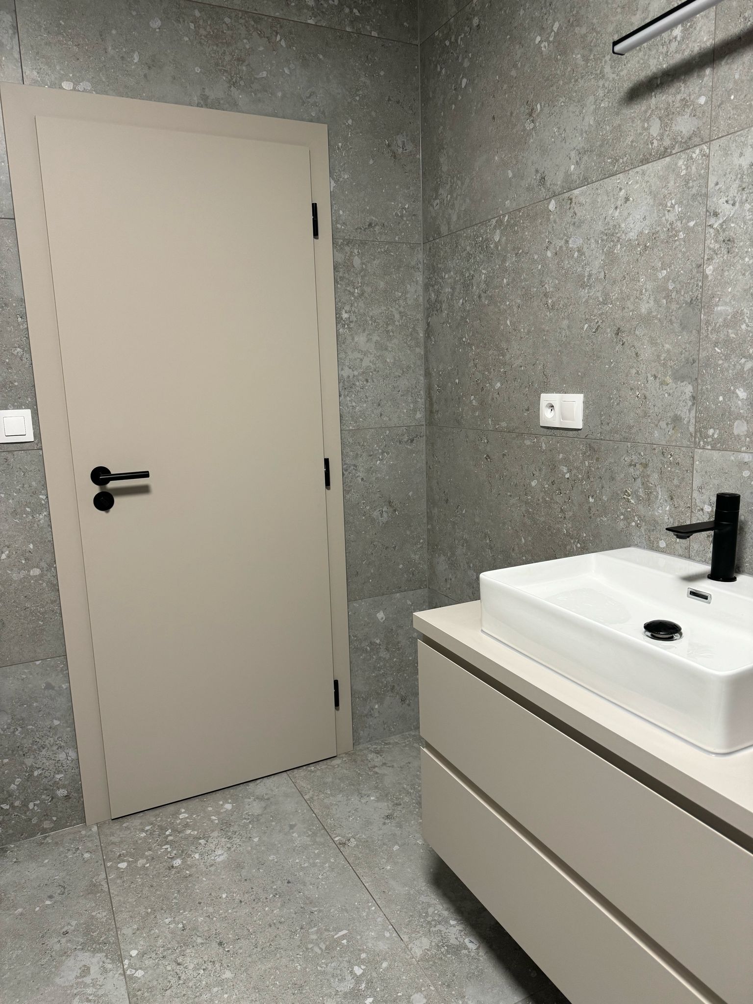 Dvere CPL laminát Kašmír v kúpeľni