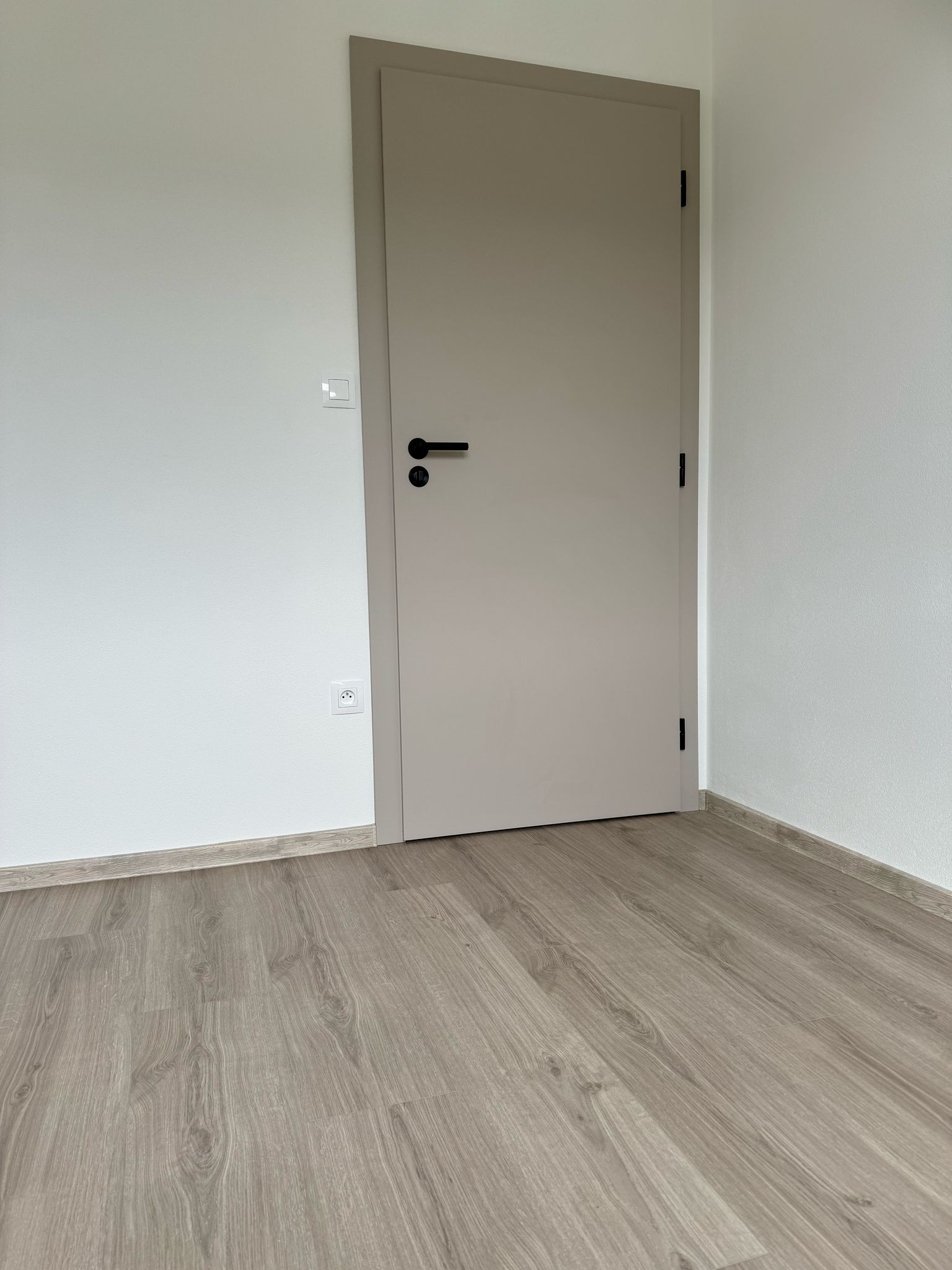 Dvere CPL laminát Kašmír plus kompozitná podlaha PARADOR